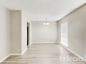 6831 De Palma in San Antonio, TX - Foto de edificio - Building Photo