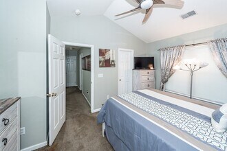 7988 Shadow Oak Dr in North Charleston, SC - Building Photo - Building Photo