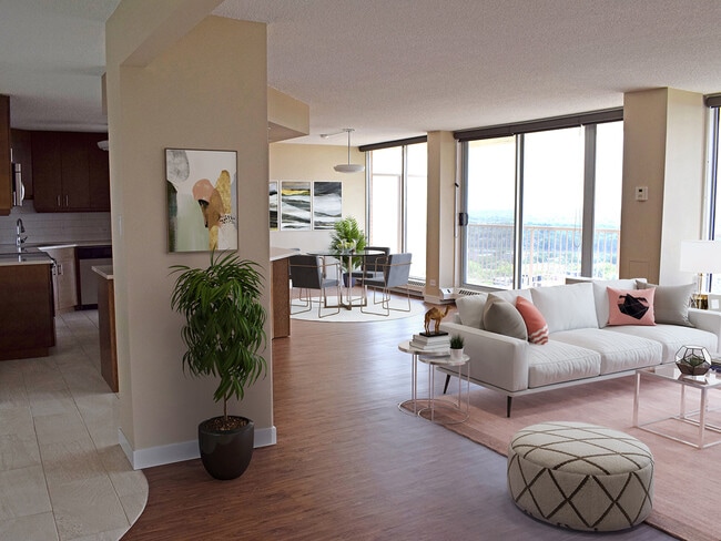 One Evergreen Place in Winnipeg, MB - Building Photo - Building Photo