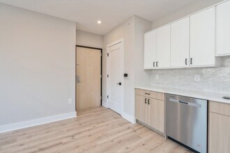203-205 Randolph Ave in Jersey City, NJ - Building Photo - Building Photo
