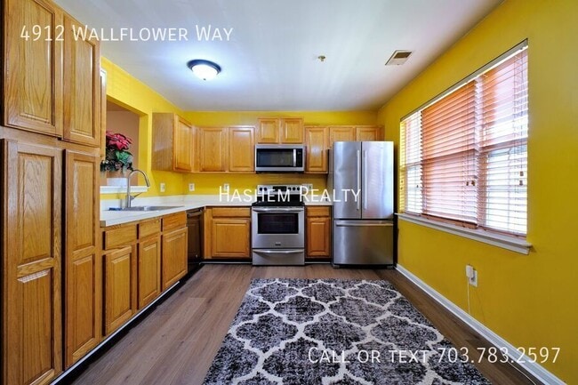 4912 Wallflower Wy in Oxon Hill, MD - Building Photo - Building Photo