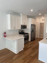61 Veterans Wy in Morris Plains, NJ - Foto de edificio - Building Photo