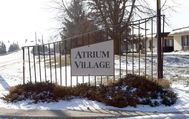 Atrium Village in Indianapolis, IN - Building Photo - Building Photo