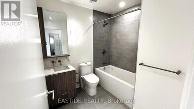 110 Broadway Ave in Toronto, ON - Building Photo - Building Photo