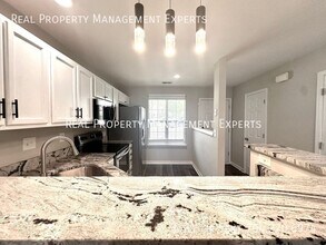 8246 Rudolph Rd in Charlotte, NC - Building Photo - Building Photo