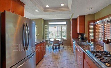 11418 Via Playa De Cortes in San Diego, CA - Building Photo - Building Photo