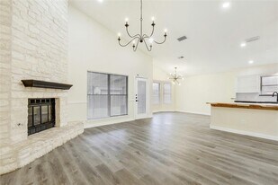 5610 Meadow Crest in Austin, TX - Building Photo