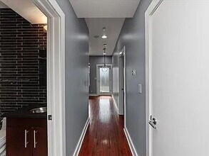 2052 N Campbell Ave in Chicago, IL - Building Photo - Building Photo