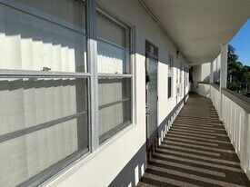 3032 Hythe B in Boca Raton, FL - Building Photo