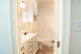 32769 Faulkner Dr in Denham Springs, LA - Foto de edificio - Building Photo