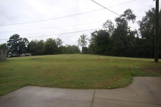 73 Dixon Dr in Clarksville, TN - Building Photo - Building Photo