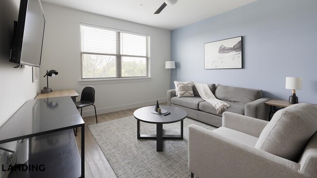 502 E College St, Unit 413