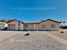 14815 N 38th St in Phoenix, AZ - Building Photo