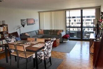 566 Commonwealth Ave, Unit 409 in Boston, MA - Building Photo - Building Photo