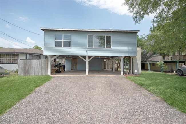 236 3rd St in San Leon, TX - Building Photo - Building Photo