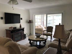 9440 SW 8th St-Unit -203 in Boca Raton, FL - Building Photo - Building Photo