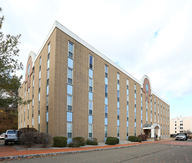 Chestnut Hill East (CHE) in Hamden, CT - Foto de edificio - Building Photo