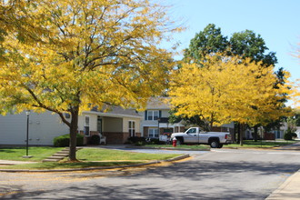 Chelsea Village Apartments in Defiance, OH - Foto de edificio - Building Photo