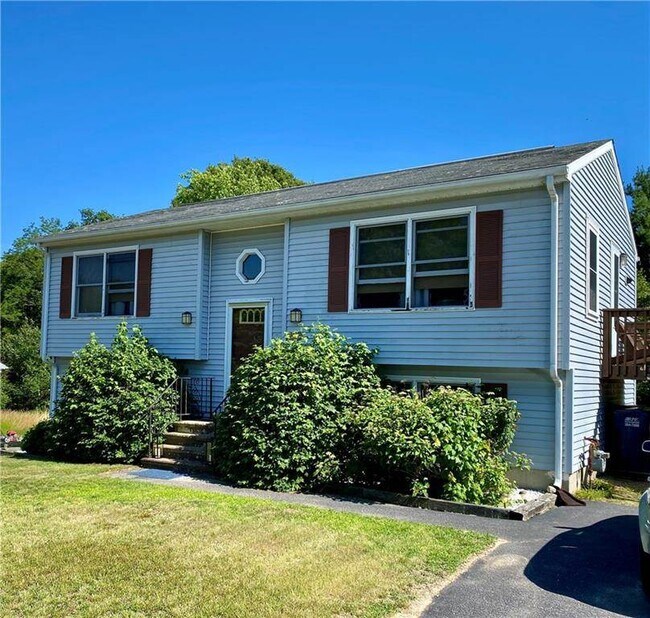 76 Jennifer Dr Rentals in South Kingstown, RI
