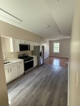 1817 Frankford Ave, Unit 2 in Philadelphia, PA - Building Photo - Building Photo