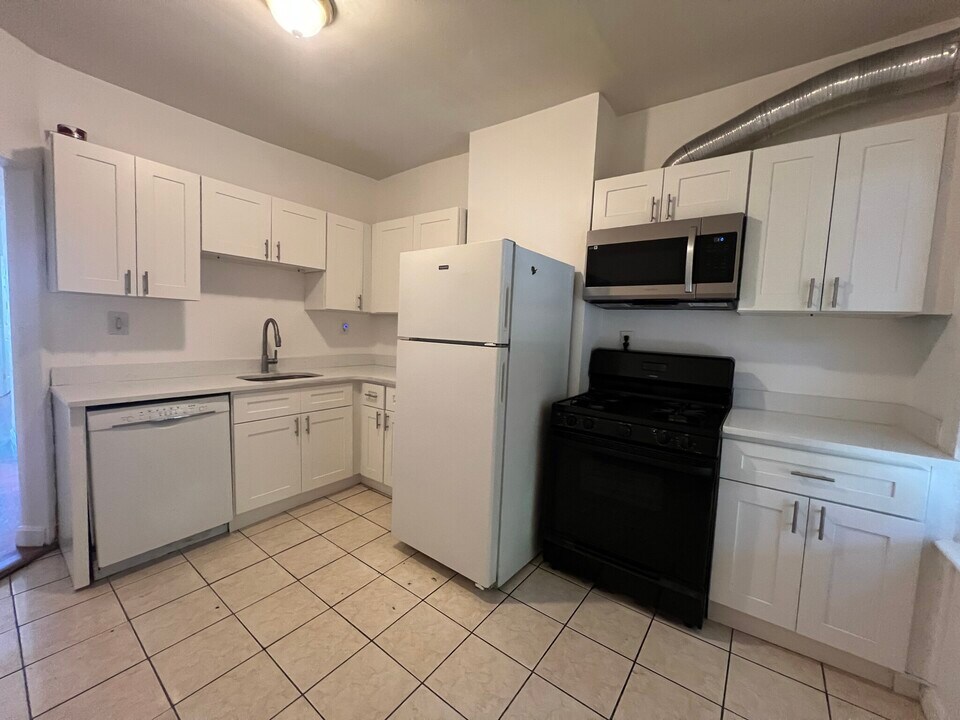 846 Huntington Ave, Unit 3 in Boston, MA - Building Photo