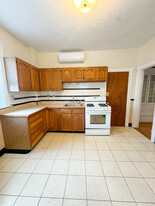 223 Harvard Ave, Unit 8 Apartamentos