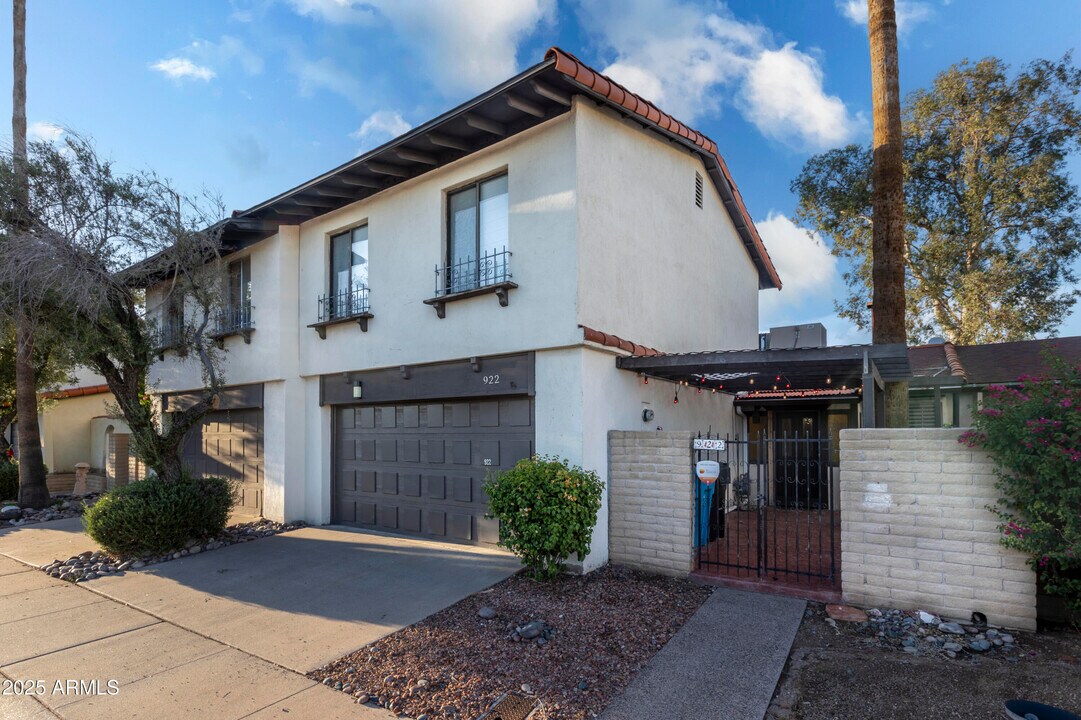 922 W Mission Ln in Phoenix, AZ - Building Photo