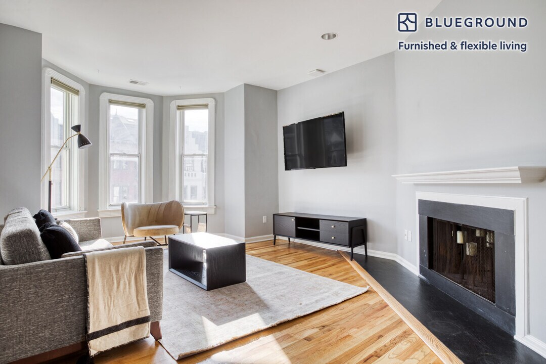 2107 O St NW in Washington, DC - Foto de edificio