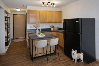 GLEN PLACE APARTMENTS in Duluth, MN - Foto de edificio - Building Photo