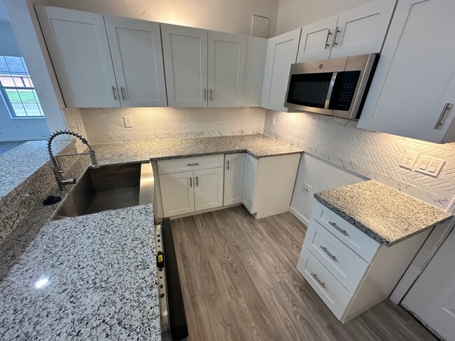 6946 Paris St, Unit B in Houston, TX - Building Photo - Building Photo