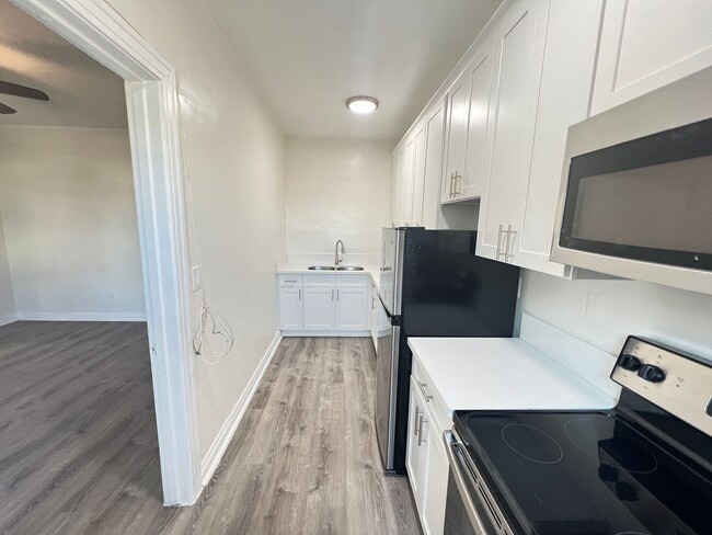 Flint 301 S Kenmore LLC