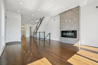 714 Undercliff Ave in Edgewater, NJ - Building Photo - Building Photo