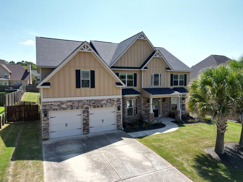 726 Old Indian Camp Rd in Grovetown, GA - Building Photo