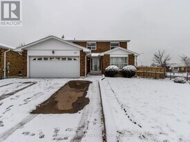 440 Rutherford Rd N in Brampton, ON - Building Photo