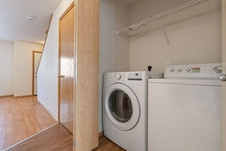 2827 SE 90th Pl in Portland, OR - Building Photo - Building Photo