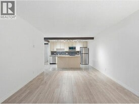 2012 Fullerton Ave in North Vancouver, BC - Building Photo