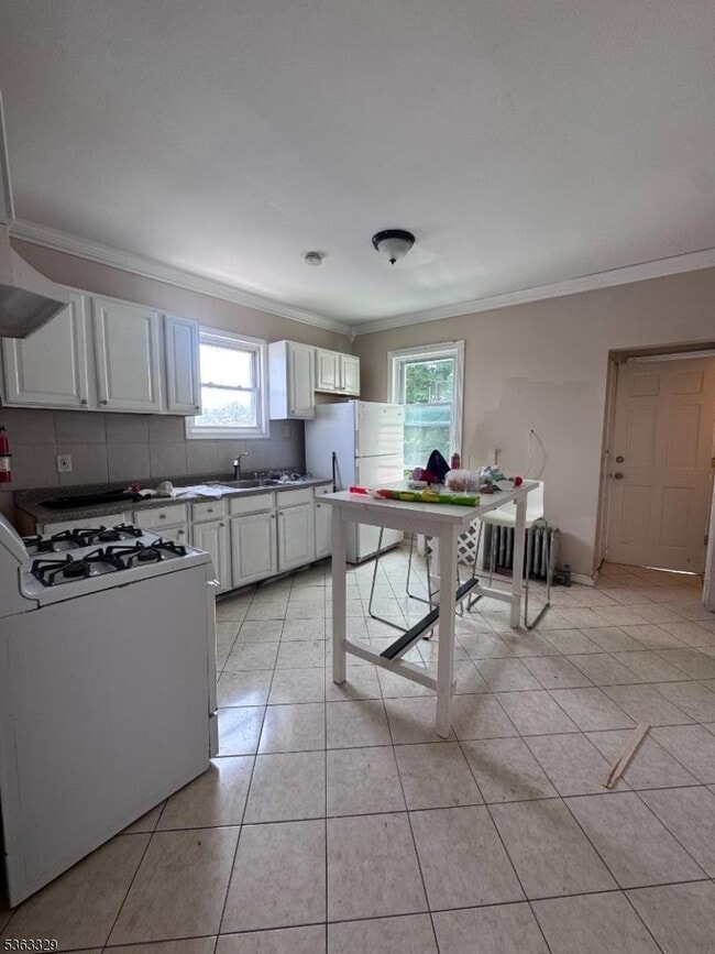 property at 5 Barnert Pl