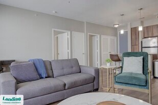 1111 Austin Hwy in San Antonio, TX - Building Photo