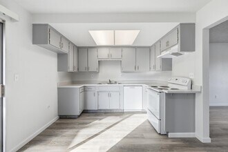 1802 Rockford Ave in Modesto, CA - Building Photo - Building Photo