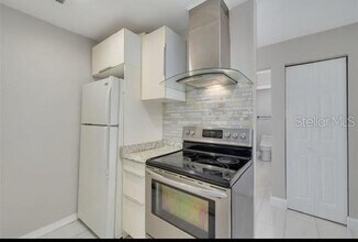 334 48th Ave N in St. Petersburg, FL - Building Photo - Building Photo