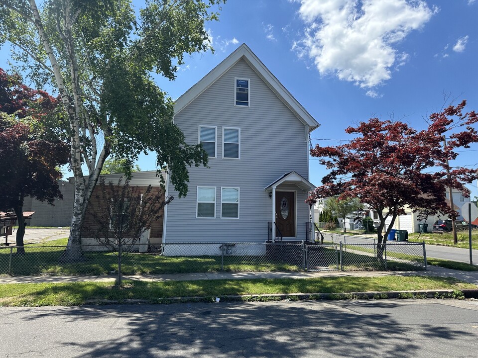 452 Newhall St in Hamden, CT - Building Photo