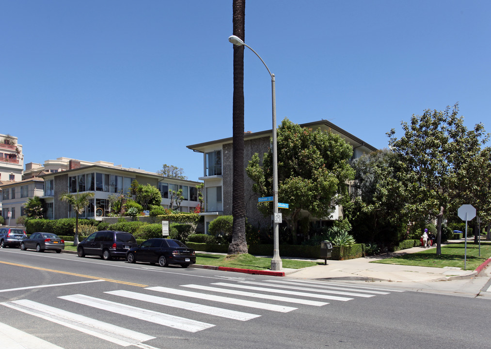 633 Ocean Ave in Santa Monica, CA - Building Photo