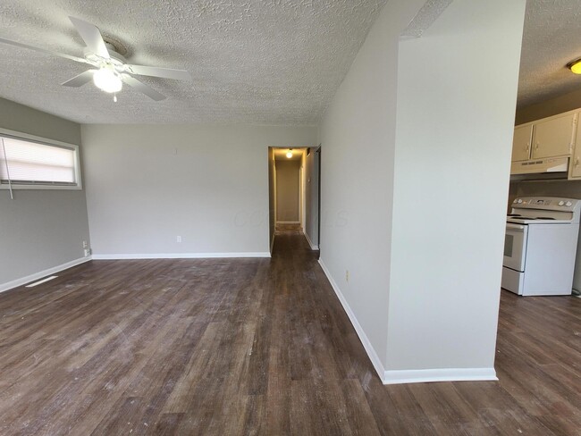 2166 Century Dr in Columbus, OH - Building Photo - Building Photo