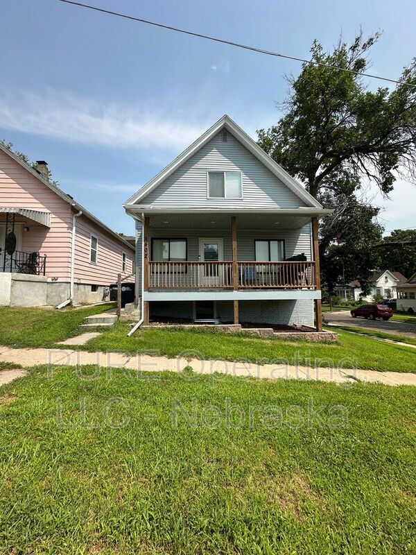 property at 1402 Dorcas St