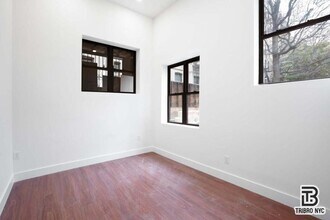 217 S 4th St in Brooklyn, NY - Building Photo - Building Photo