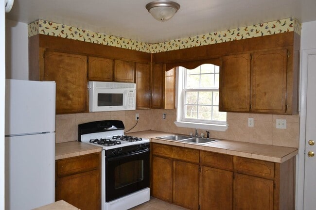 317 Pleasant St in Hinesville, GA - Building Photo - Building Photo