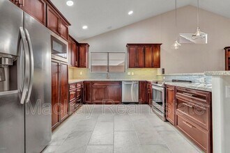 16020 S 39th Pl in Phoenix, AZ - Building Photo - Building Photo