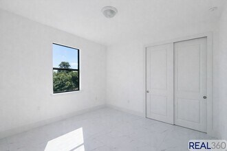 966 Countess Ave in Lehigh Acres, FL - Building Photo - Building Photo