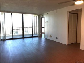 990 Ala Nanala St in Honolulu, HI - Building Photo - Building Photo