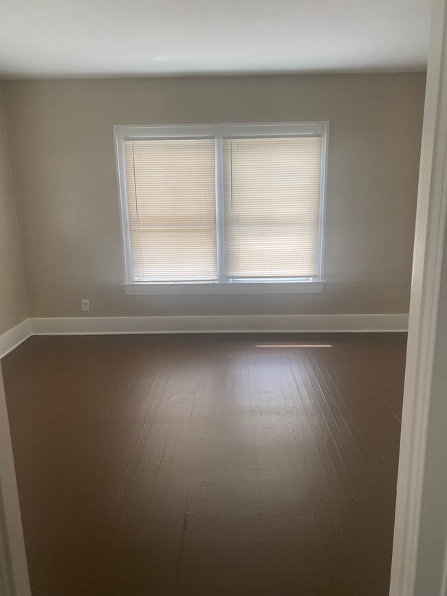 2209 Crittenden Dr, Unit #3